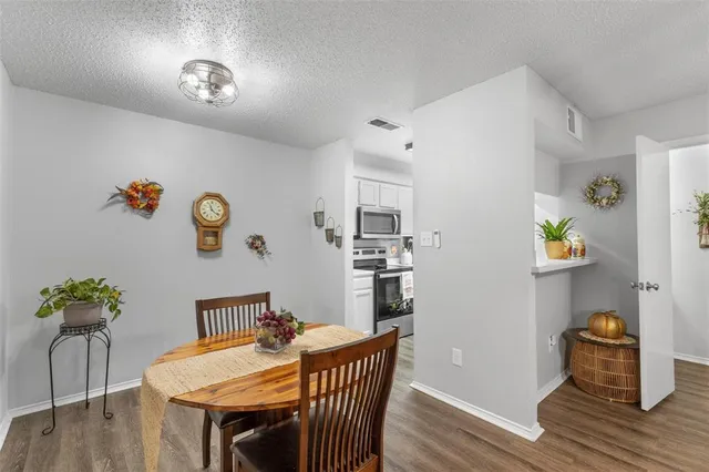 $1,400 | 3201 Donnelly Circle, Unit 309, Fort Worth, TX 76107