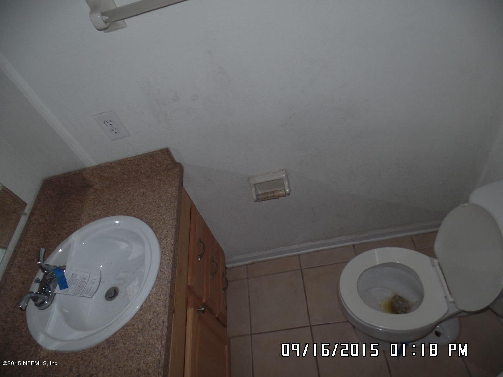 2020 Wells Road, Unit 27F Orange Park, FL 32073 - Photo 4 of 12 SAM_4107