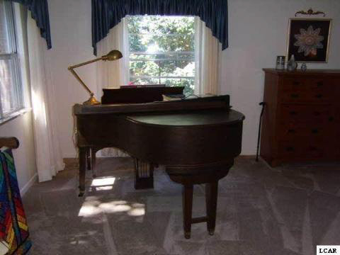 3031 Spielman Road Adrian, MI 49221 - Photo 6 of 16 20353613-5.JPG
