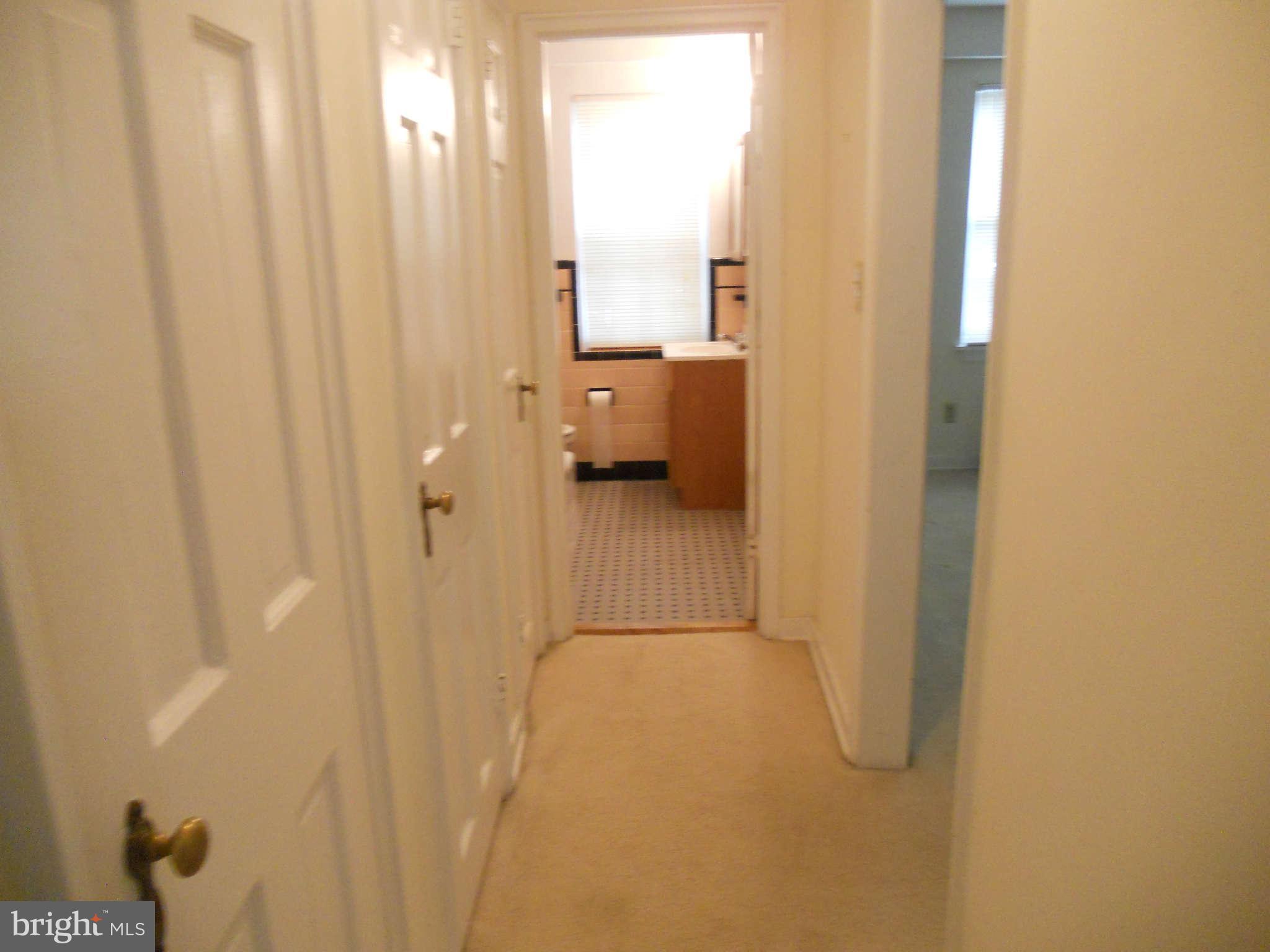 209 East Glebe Road, Unit 209D Alexandria, VA 22305 - Photo 6 of 13 View