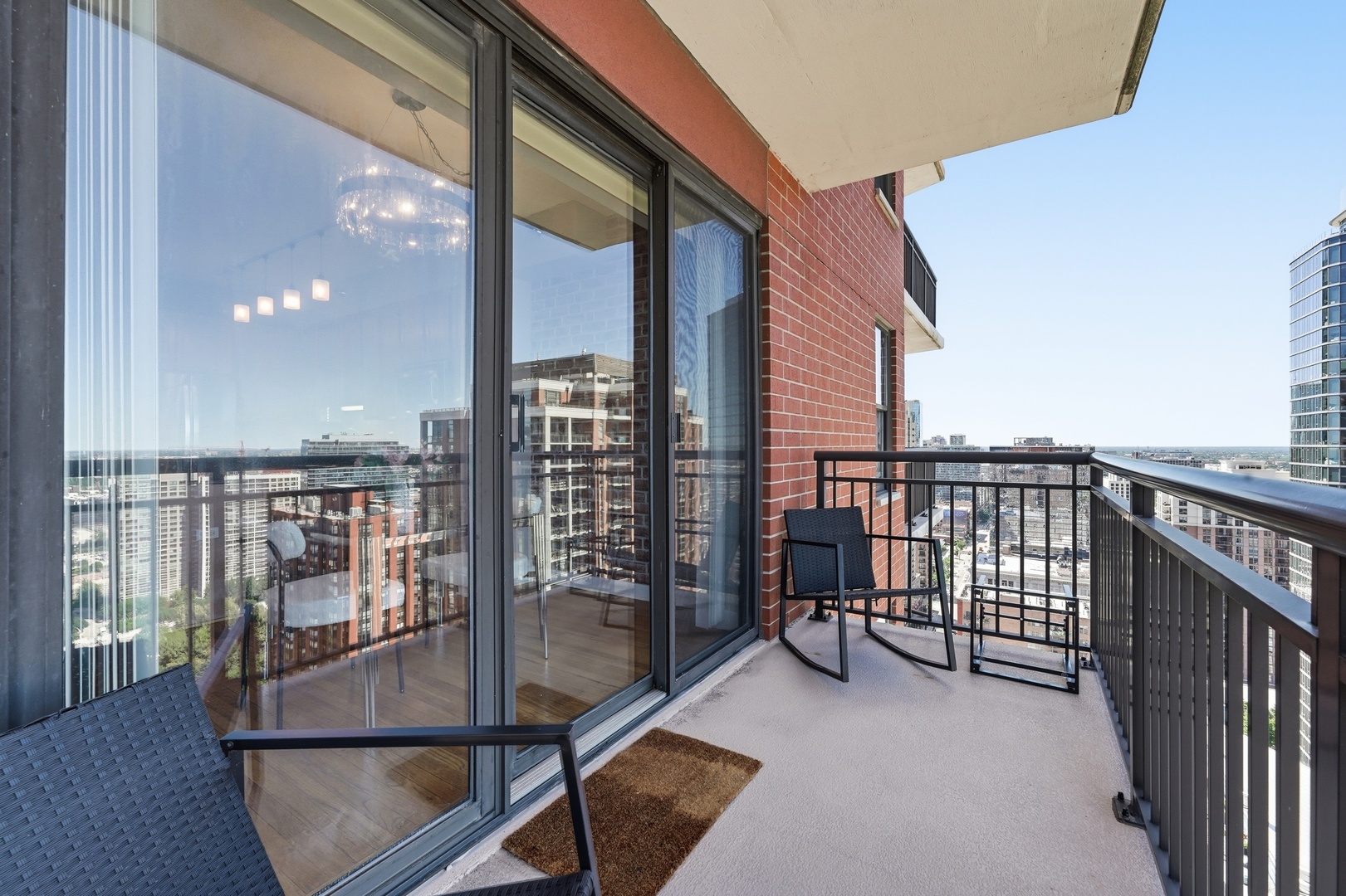 41 East 8th Street, Unit 2905 Chicago, IL 60605 - Photo 5 of 26