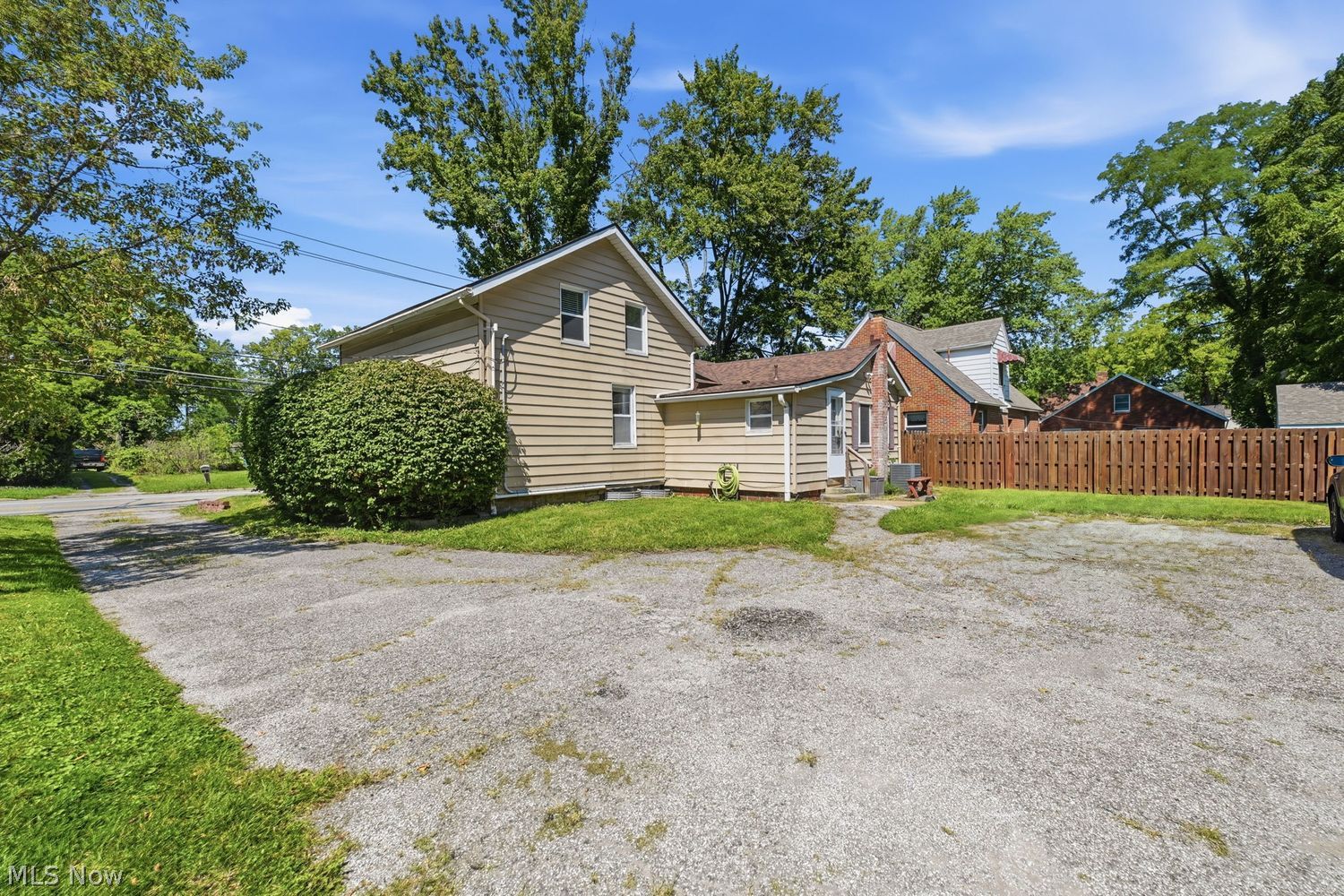 9767 Columbia Road Olmsted Falls, OH 44138 - Photo 33 of 34 Gallery Image 33