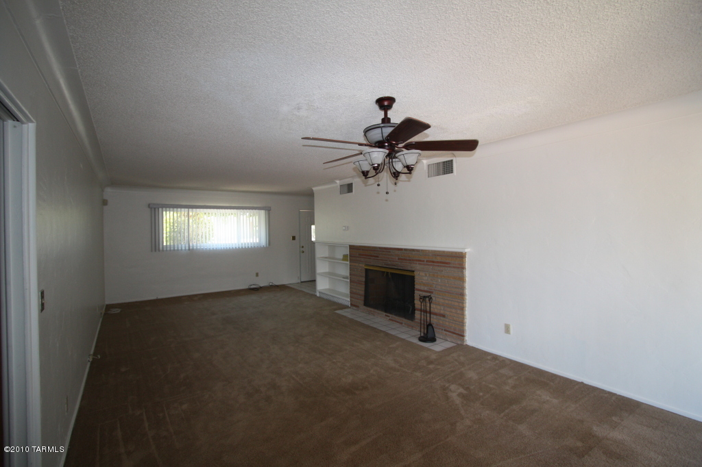 4331 East Bryn Mawr Road Tucson, AZ 85711 - Photo 6 of 12