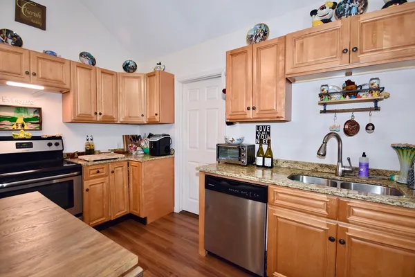 $1,400,000 | 151-153 Main Street, Bourne, MA 02532