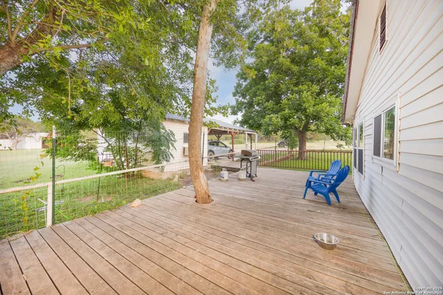 $399,000 | 1628 County Road 357, Utopia, TX 78884