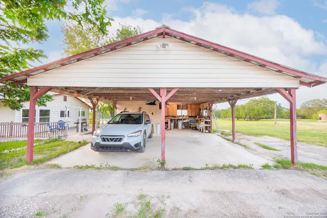 $399,000 | 1628 County Road 357, Utopia, TX 78884