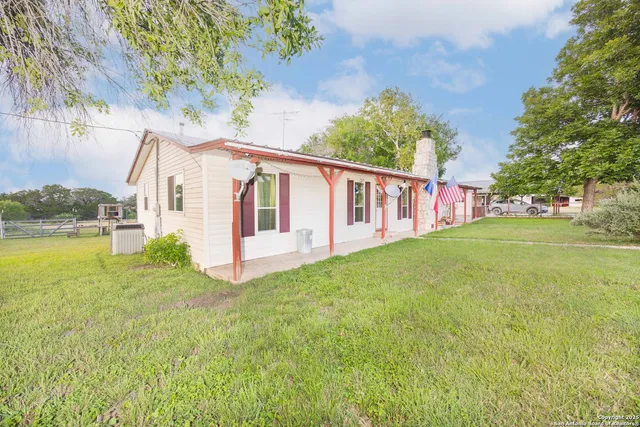 $399,000 | 1628 County Road 357, Utopia, TX 78884