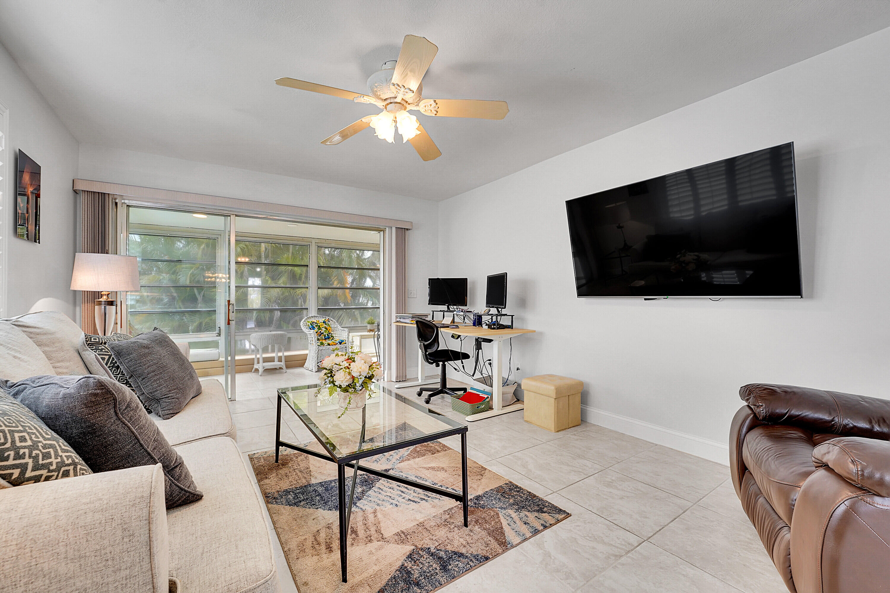 2929 Southeast Ocean Boulevard, Unit 13610 Stuart, FL 34996 - Photo 6 of 27 large living area