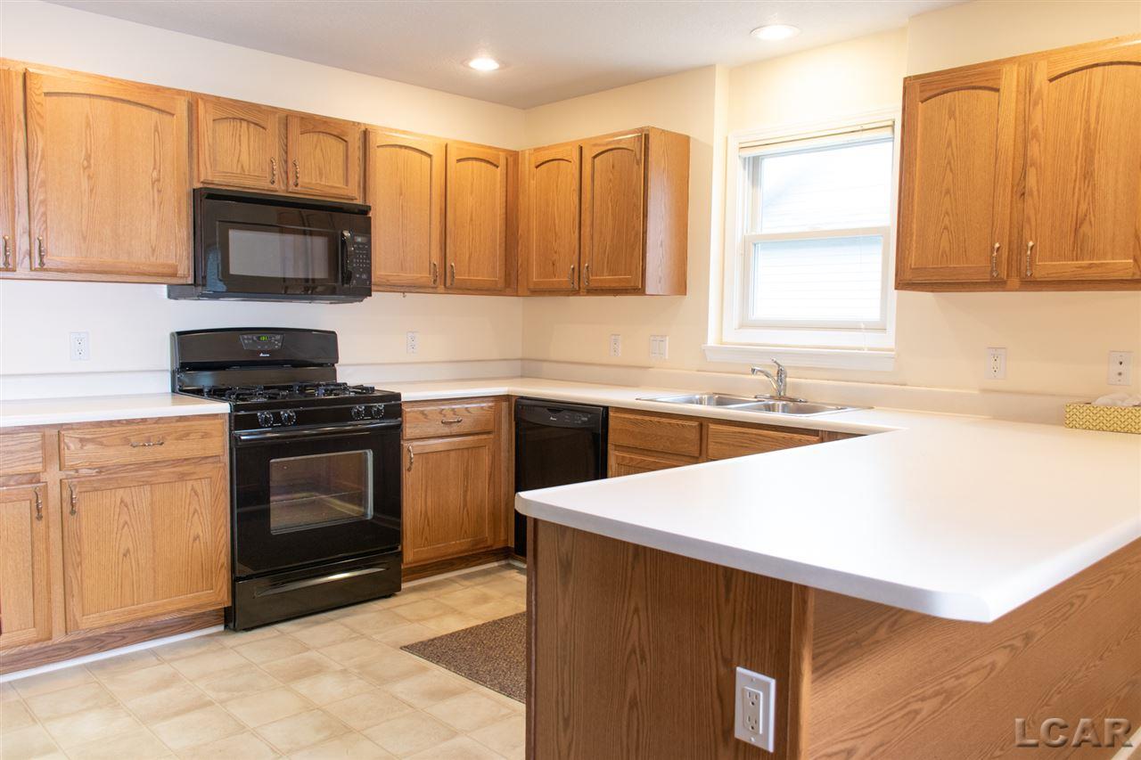 675 Ridge Lane Tecumseh, MI 49286 - Photo 5 of 22 50031457-4.JPG