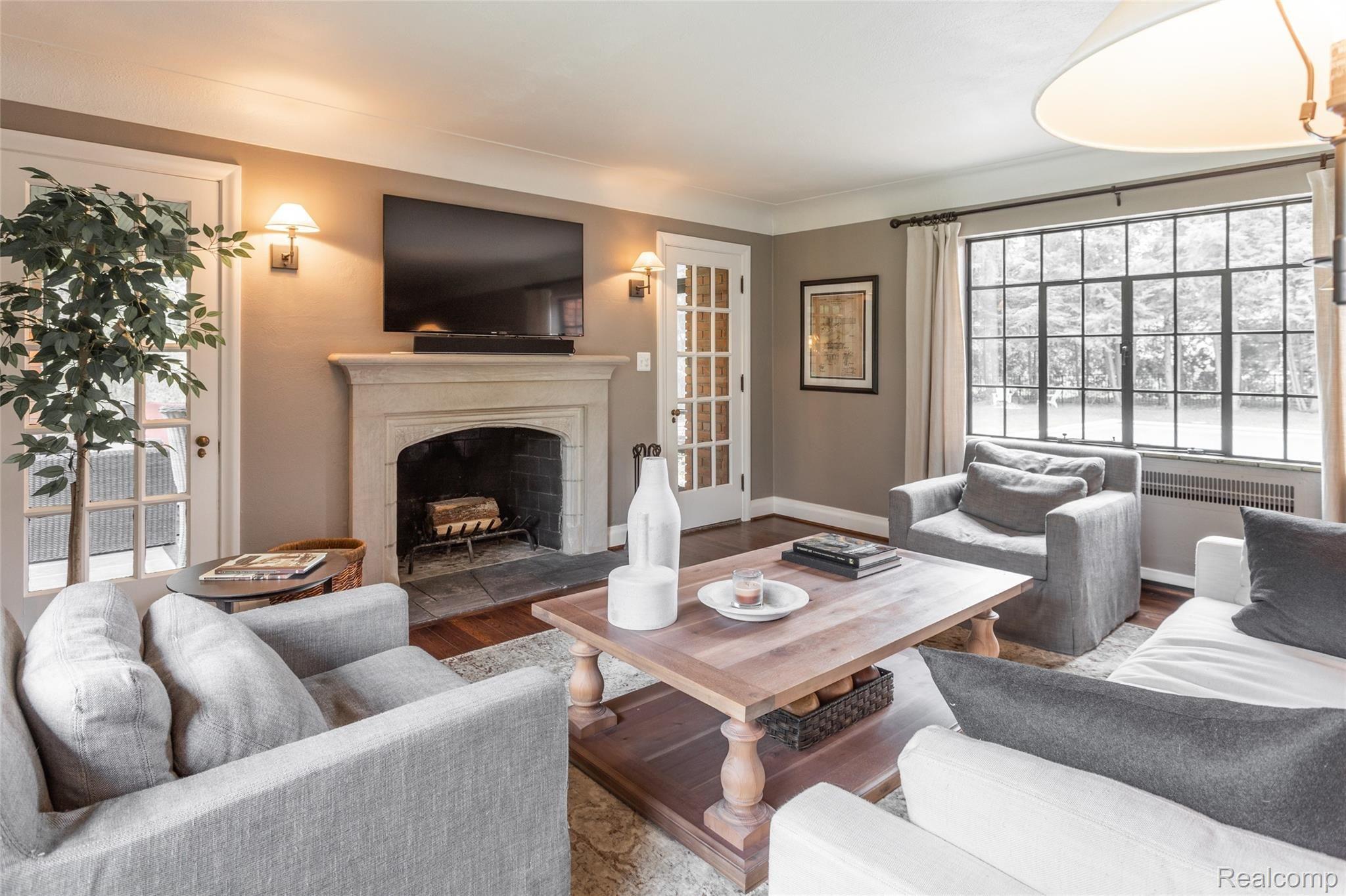 304 Barden Road Bloomfield Hills, MI 48304 - Photo 4 of 53 04.jpg