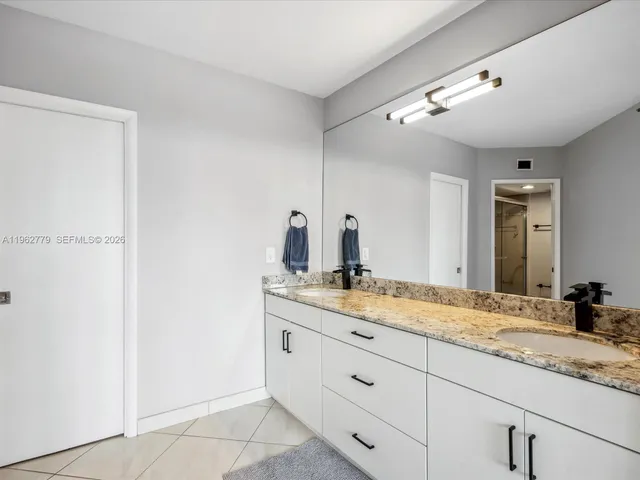 $4,300 | 19195 Northeast 36th Court, Unit 1010, Aventura, FL 33180