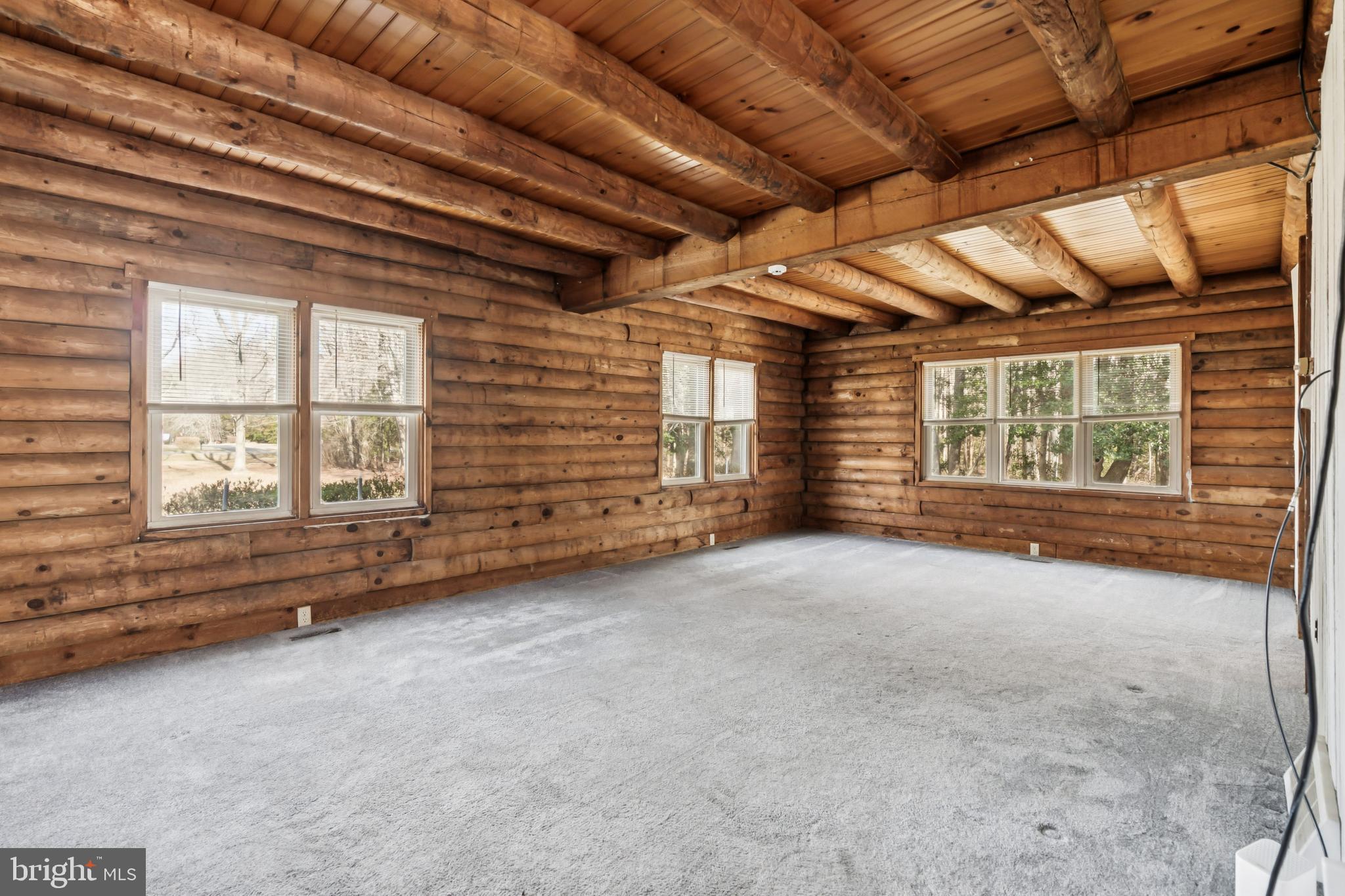85 Quinton Alloway Road Salem, NJ 08079 - Photo 9 of 24 Cozy Living Room