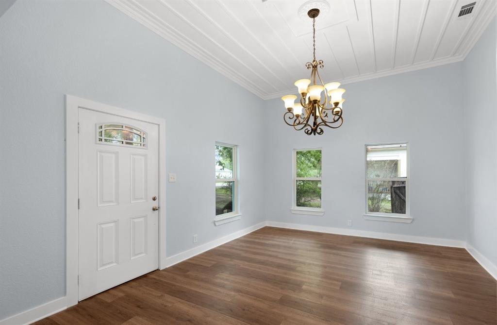 607 West 3rd Street Eddy, TX 76524 - Photo 2 of 15