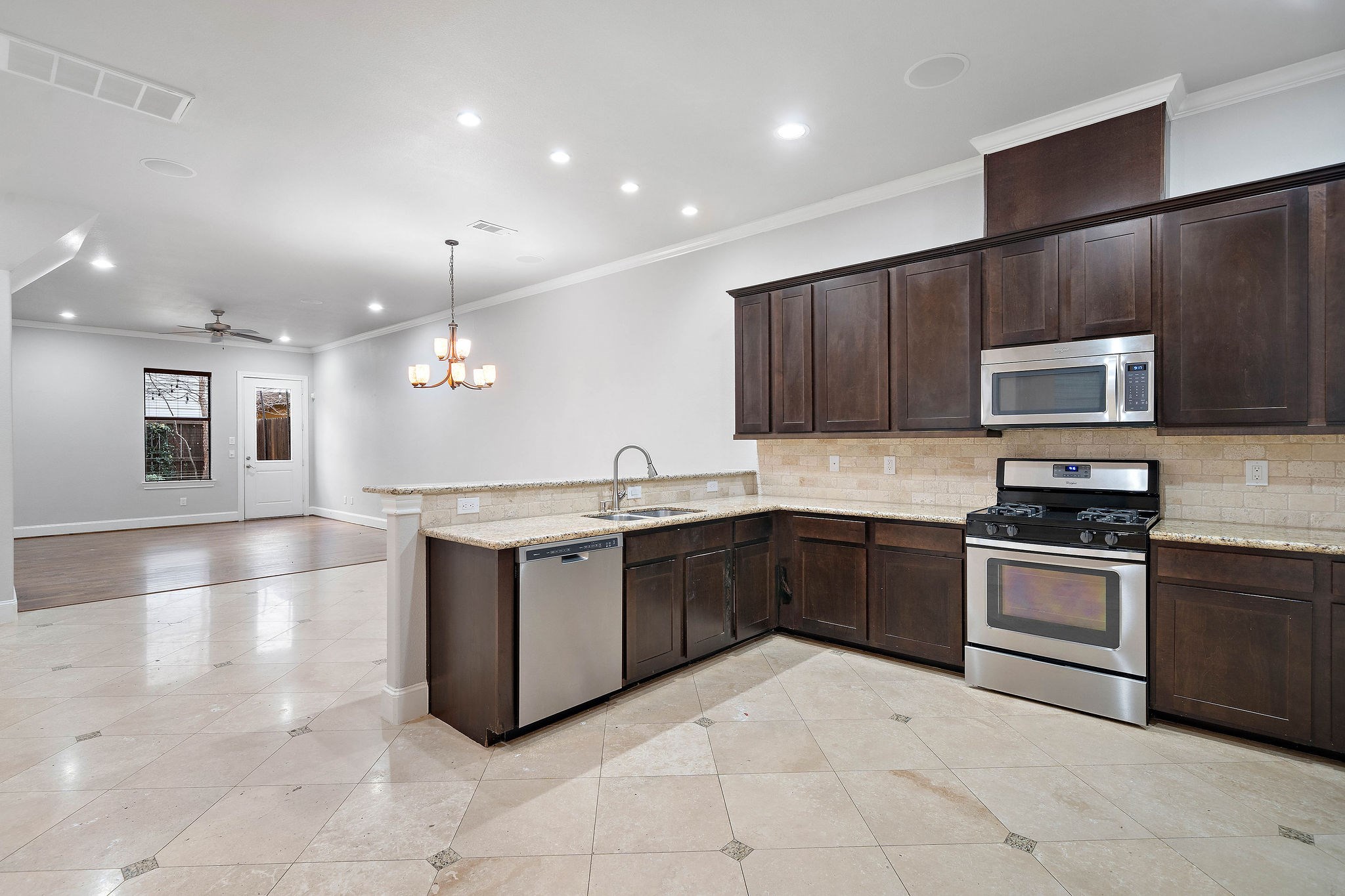 4214 Koehler Street, Unit A Houston, TX 77007 - Photo 4 of 23