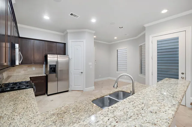 $3,300 | 4214 Koehler Street, Unit A, Houston, TX 77007