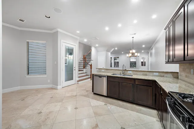 $3,300 | 4214 Koehler Street, Unit A, Houston, TX 77007