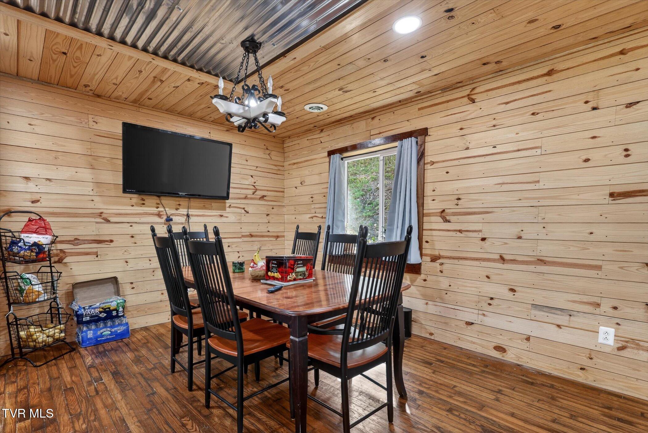 11343 Robinson Hollow Road Wise, VA 24293 - Photo 13 of 64 great room dining area