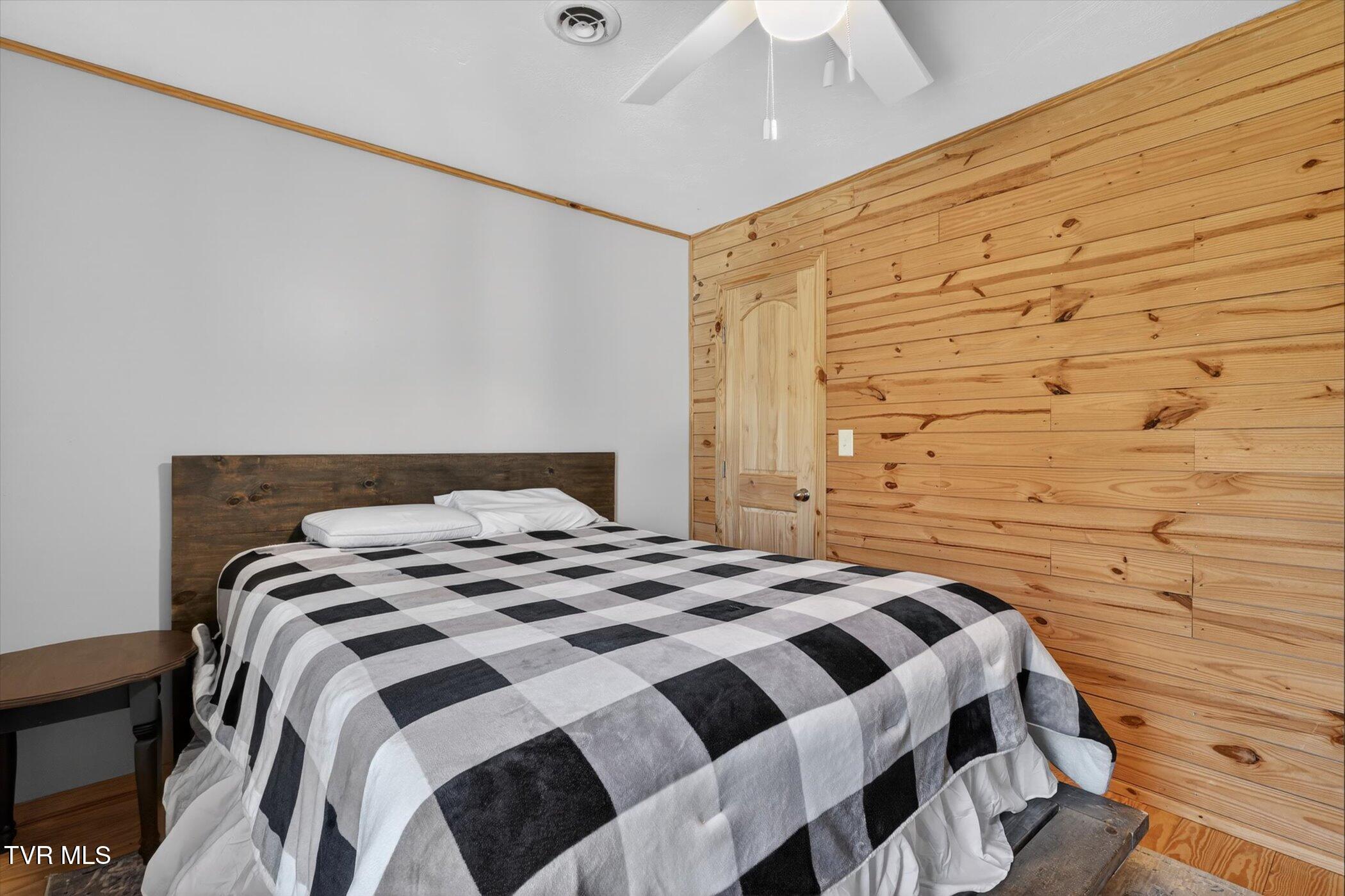11343 Robinson Hollow Road Wise, VA 24293 - Photo 32 of 53 2nd bedroom on top level