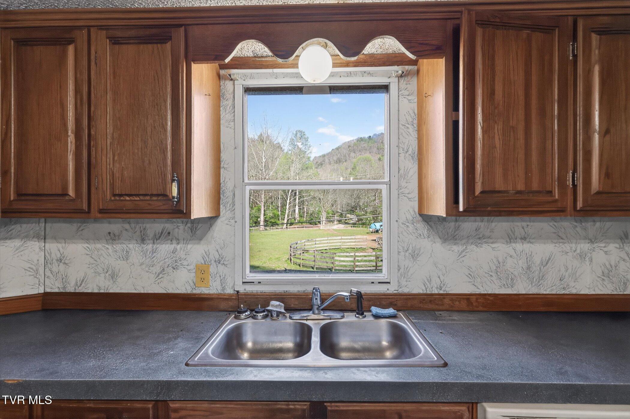 11343 Robinson Hollow Road Wise, VA 24293 - Photo 34 of 64 45-11401-Robinson-Hollow-Rd-WindowStill-