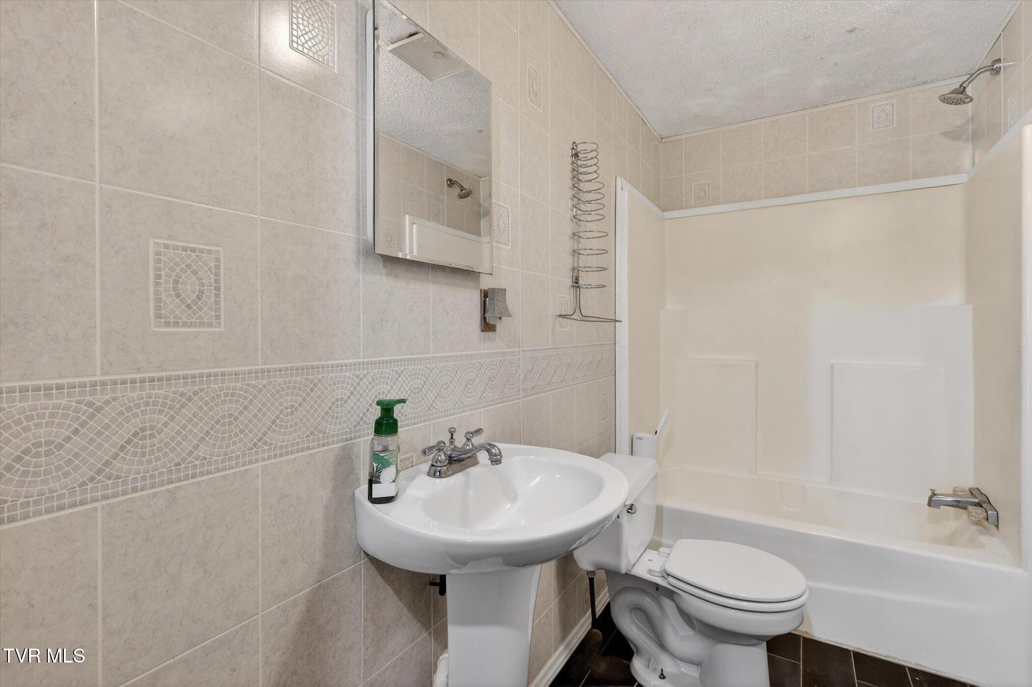 11343 Robinson Hollow Road Wise, VA 24293 - Photo 41 of 64 52-11401-Robinson-Hollow-Rd-WindowStill-