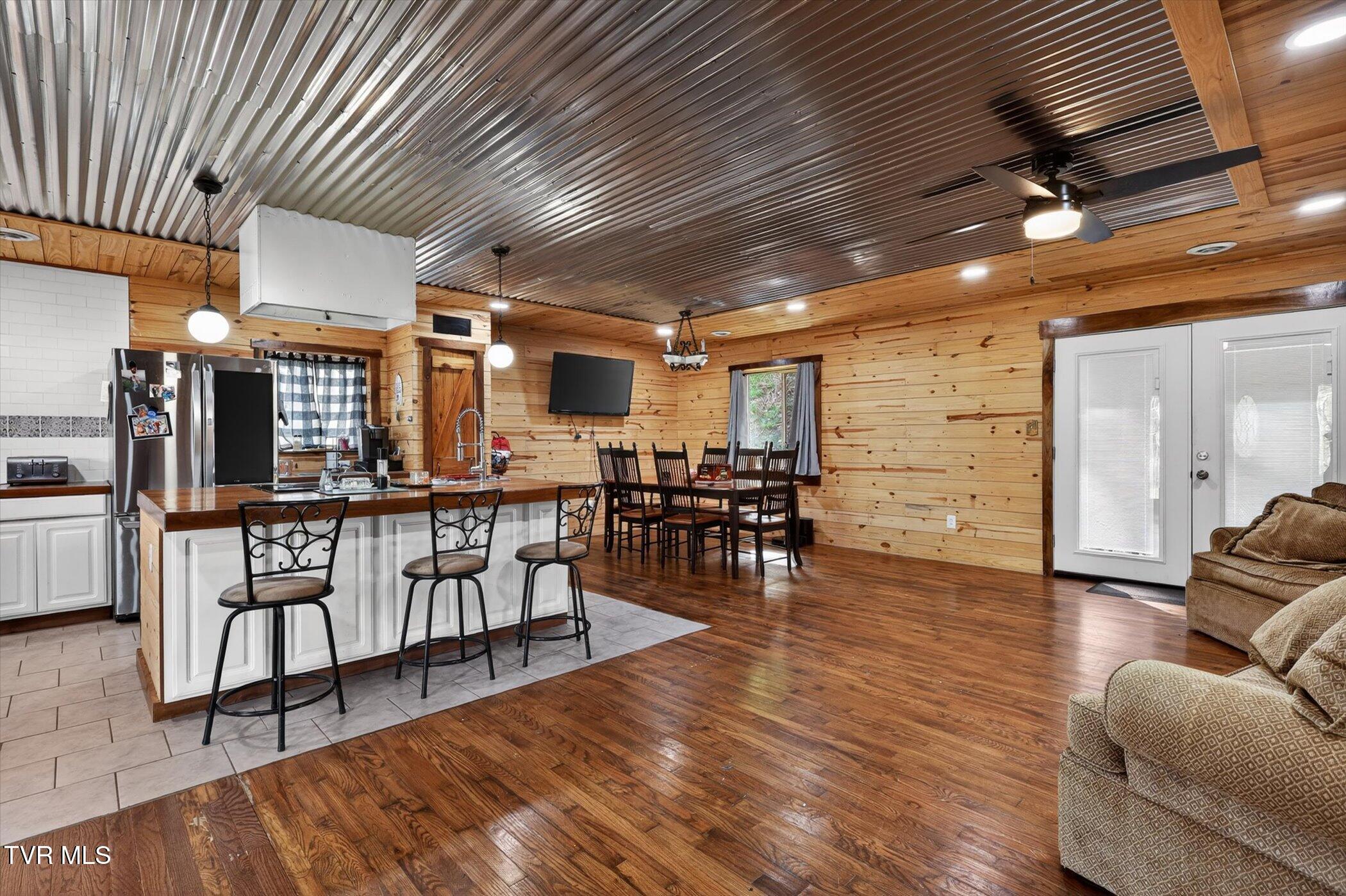 11343 Robinson Hollow Road Wise, VA 24293 - Photo 7 of 64 long view of great room