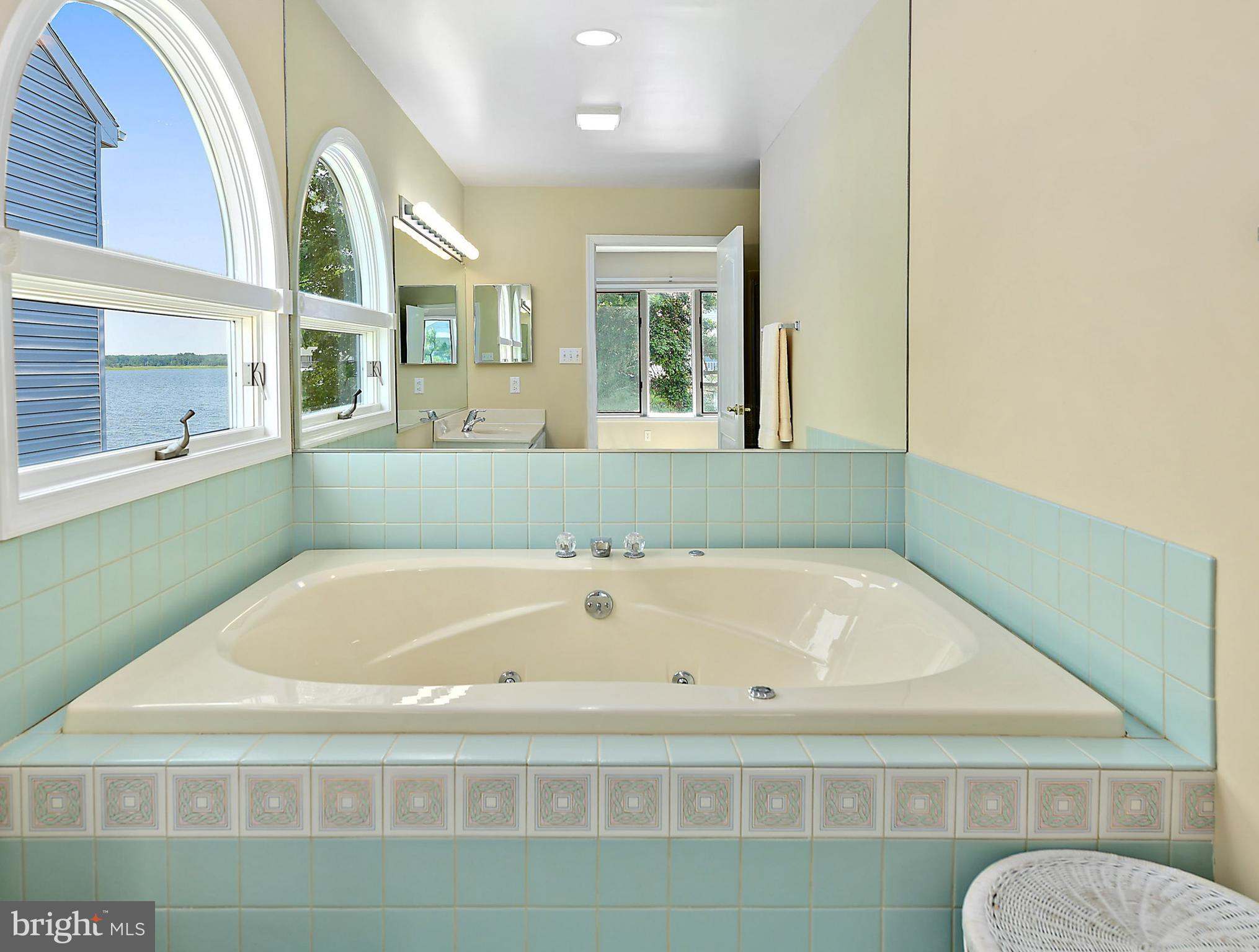 8 Riverside Court Berlin, MD 21811 - Photo 27 of 55 Master Bath