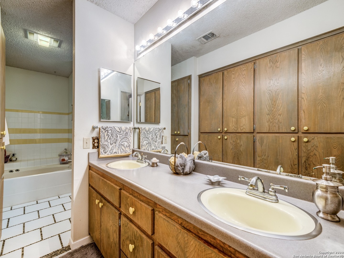 9611 Azalea Circle Garden Ridge, TX 78266 - Photo 28 of 50