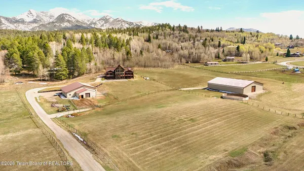 $2,700,000 | 49 Dell Creek Road, Alpine, WY 83128
