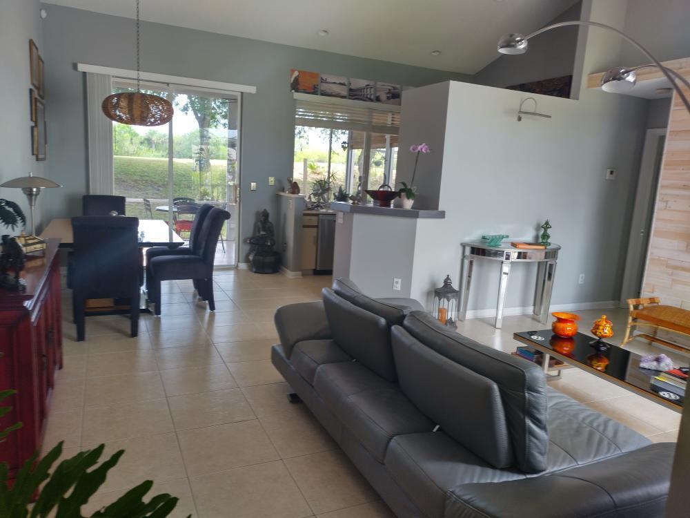 500 SW Aster Rd Living 6