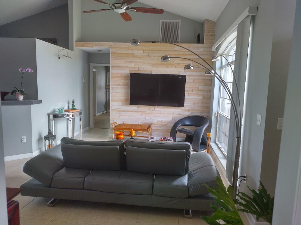 500 SW Aster Rd Living 5