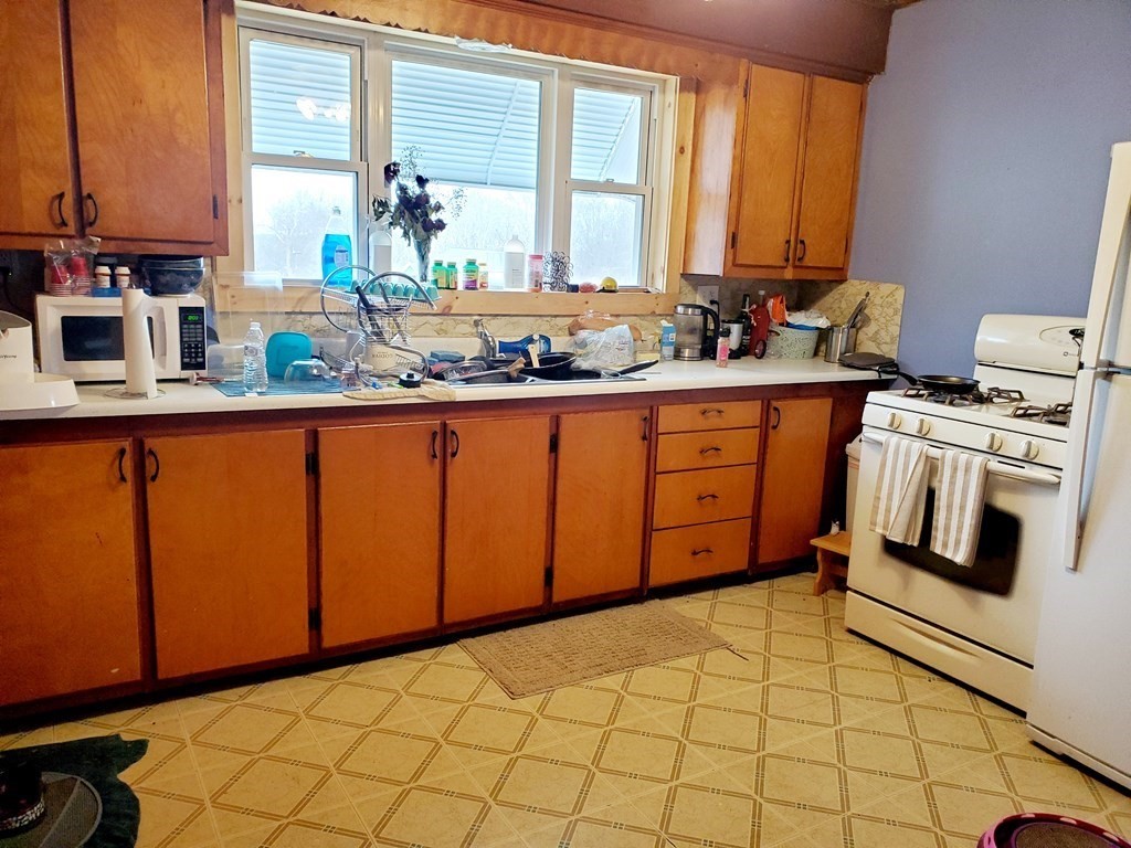 236 Gifford Road Westport, MA 02790 - Photo 13 of 17 Gallery Image 13