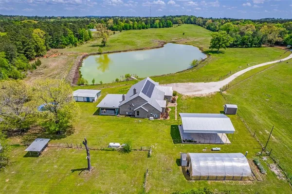 $1,100,000 | 1050 County Road 2618, Marietta, TX 75566