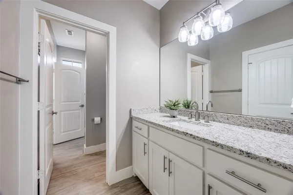 $1,100,000 | 1050 County Road 2618, Marietta, TX 75566