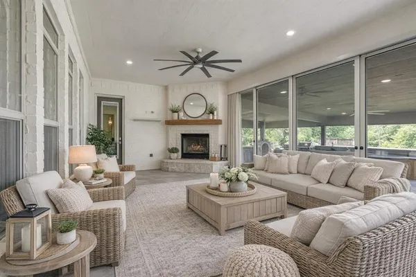 $1,100,000 | 1050 County Road 2618, Marietta, TX 75566