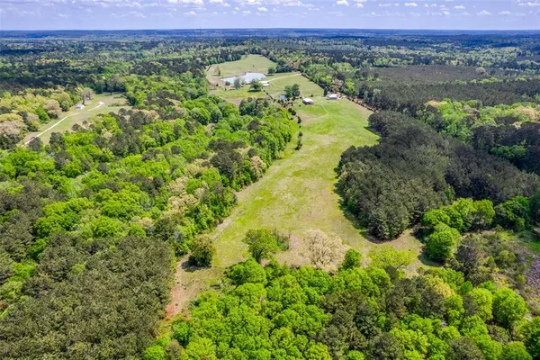 $1,100,000 | 1050 County Road 2618, Marietta, TX 75566