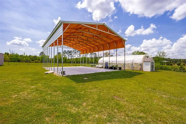 $1,100,000 | 1050 County Road 2618, Marietta, TX 75566