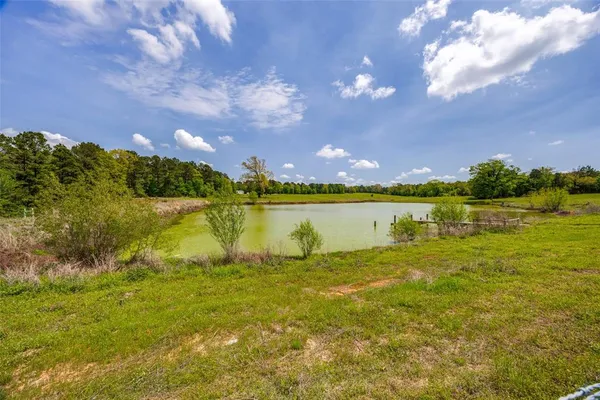 $1,100,000 | 1050 County Road 2618, Marietta, TX 75566