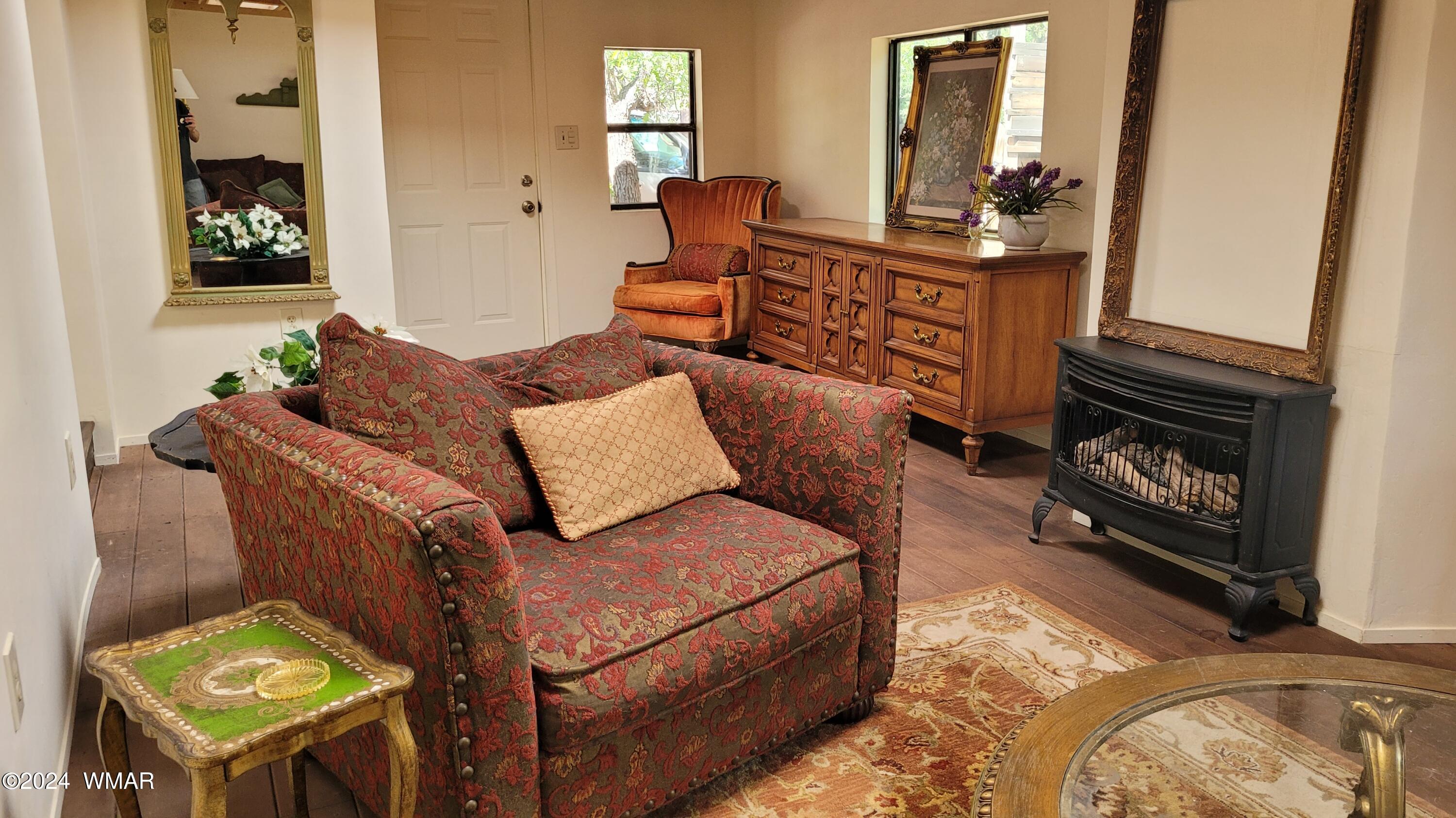 1930 Larson Road, Unit 13 Lakeside, AZ 85929 - Photo 4 of 14 Living Room