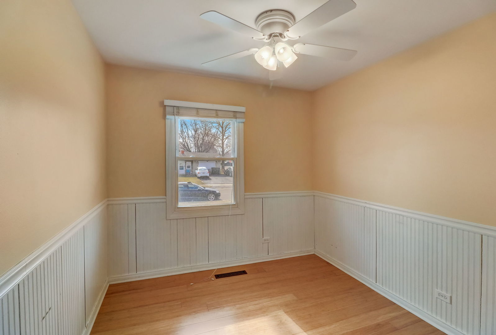 560 Willow Road Wauconda, IL 60084 - Photo 14 of 24 an empty room with windows
