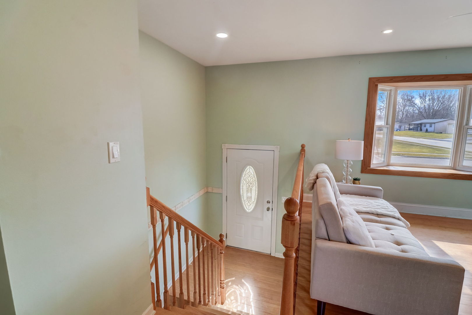 560 Willow Road Wauconda, IL 60084 - Photo 2 of 24 a living room with furniture and a window