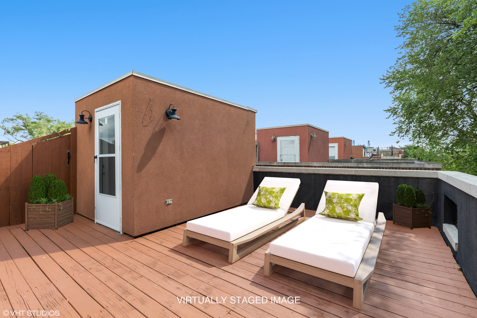 2038 West Race Avenue Chicago, IL 60612 - Photo 30 of 35 a view of a terrace with sitting area