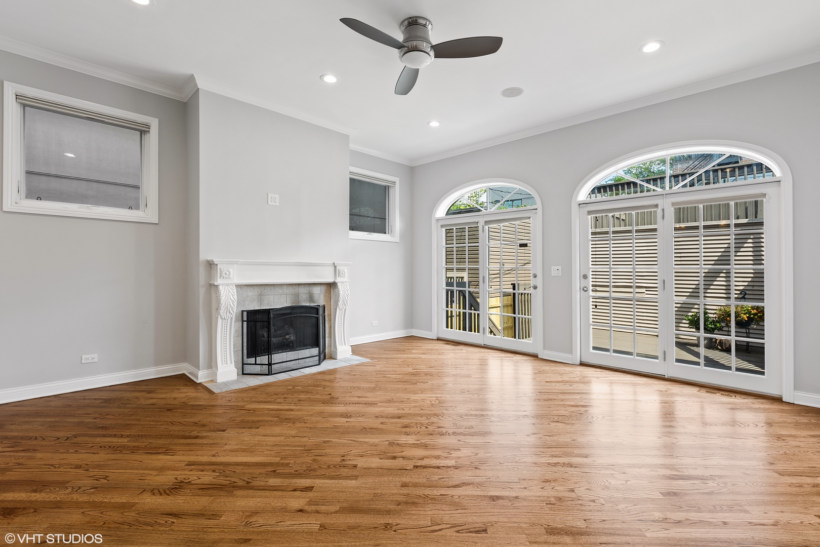 2038 West Race Avenue Chicago, IL 60612 - Photo 9 of 35 a view of an empty room with glass door and balcony