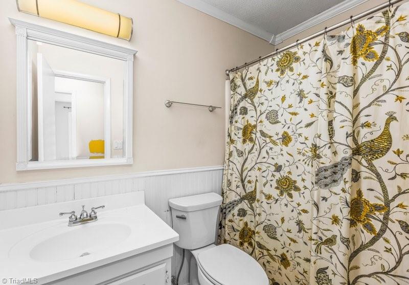 2872 Millwheel Road Pfafftown, NC 27040 - Photo 10 of 11 Bathroom #2