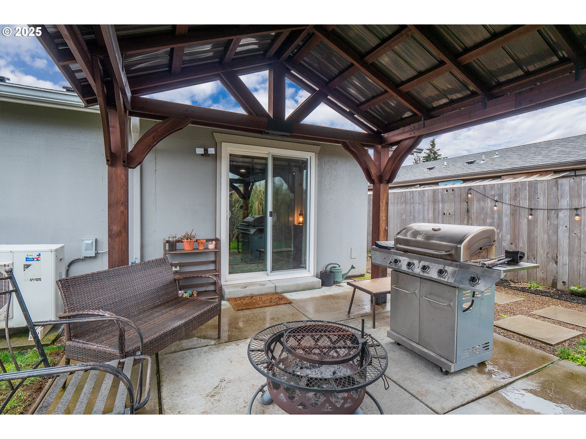 732 53rd Street Springfield, OR 97478 - Photo 24 of 27 a living room with a couch and a table
