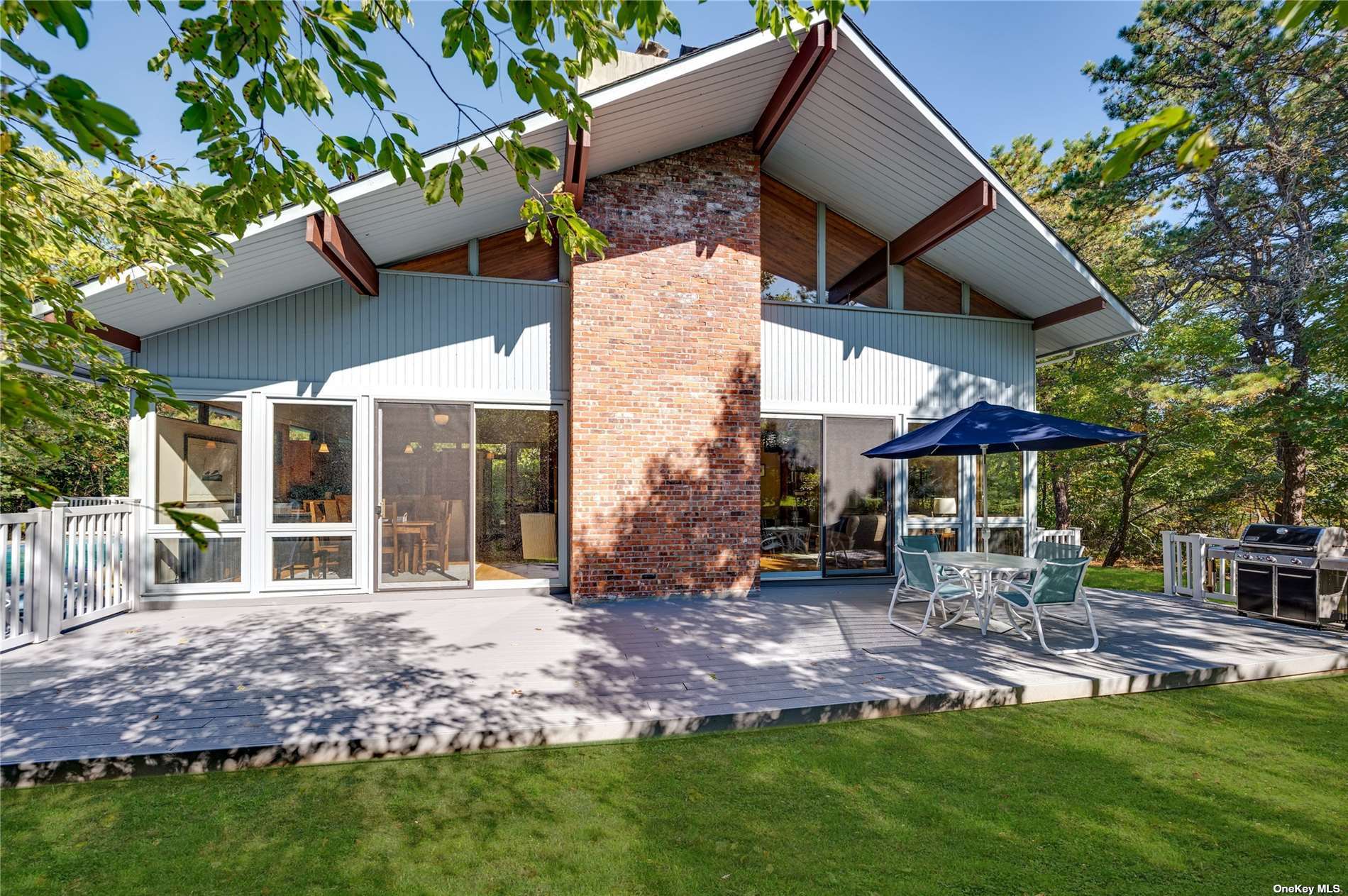 204 Head Of Pond Road, Water Mill, NY 11976 Compass