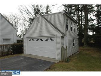 1319 Dill Road Havertown, PA 19083 - Photo 11 of 12 Garage