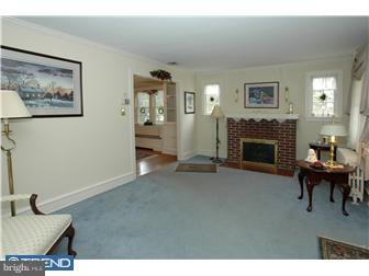 1319 Dill Road Havertown, PA 19083 - Photo 6 of 12 Living Room
