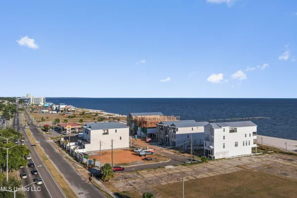 $1,998,000 | 1853 Beach Boulevard, Biloxi, MS 39531