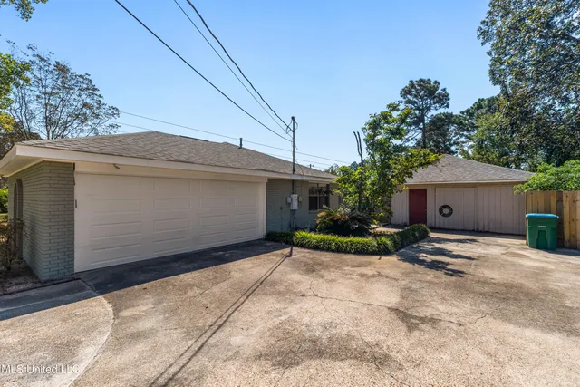 $275,000 | 102 Little John Drive, Petal, MS 39465