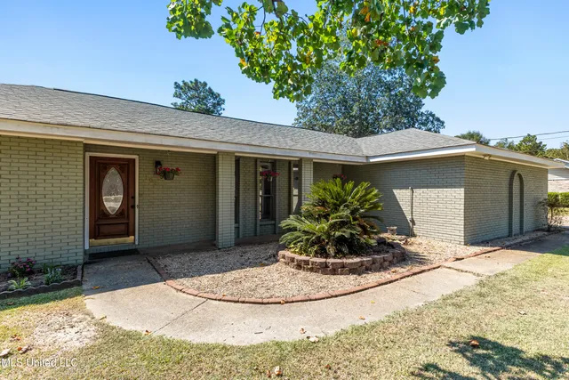 $275,000 | 102 Little John Drive, Petal, MS 39465